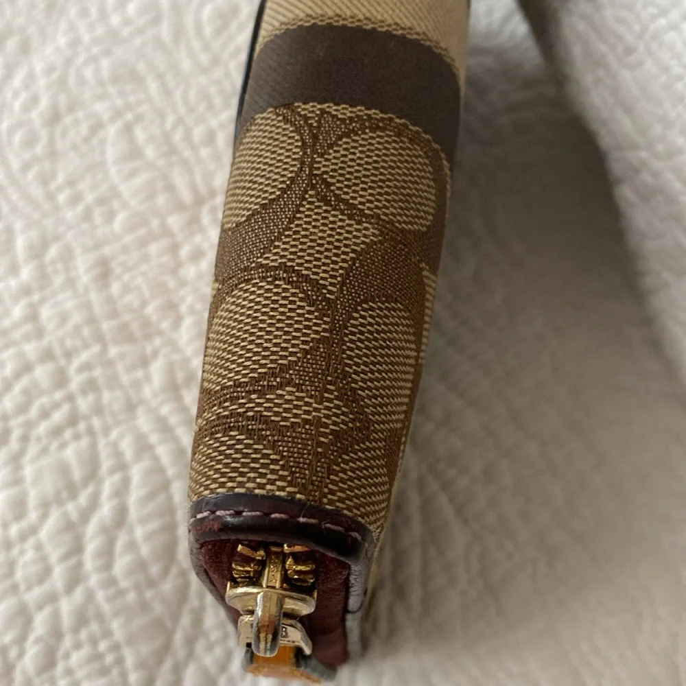 Coach Signature Jacquard With Stripe Accordion Zip Wallet — America’s Original - Picture 8 of 17